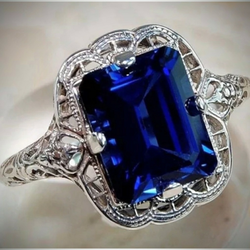 💝🌹 Modernist Halo Ring
